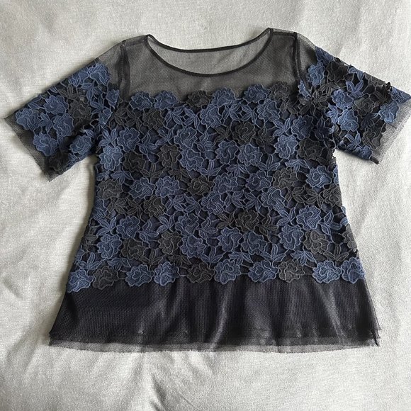 LIKE NEW White House Black Market Black and Navy Floral Sheer Top - Picture 3 of 6